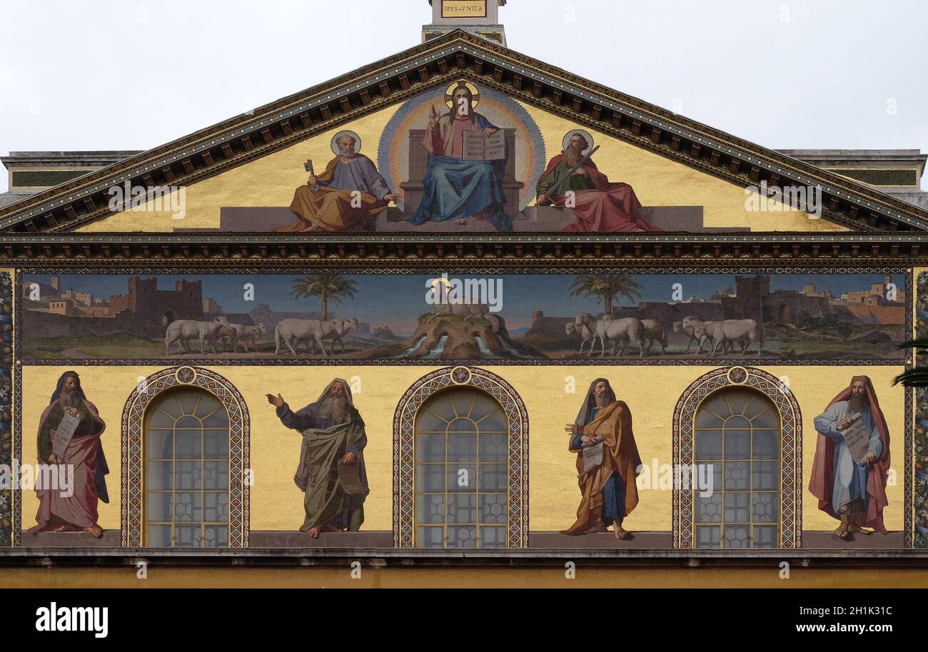 Mosaïque de Jésus Christ le Maître, saints Pierre et Paul et prophètes Ésaïe, Jérémie, Ézéchiel et Daniel, Basilique Saint Paul à l'extérieur des murs, Banque D'Images
