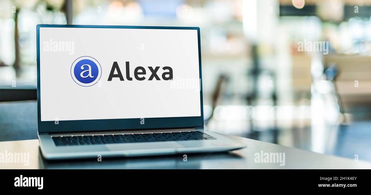 POZNAN, POL - SEP 23, 2020: Ordinateur portable affichant le logo d'Alexa Internet, Inc., une société d'analyse du trafic web basée à San Francisco, filiale Banque D'Images