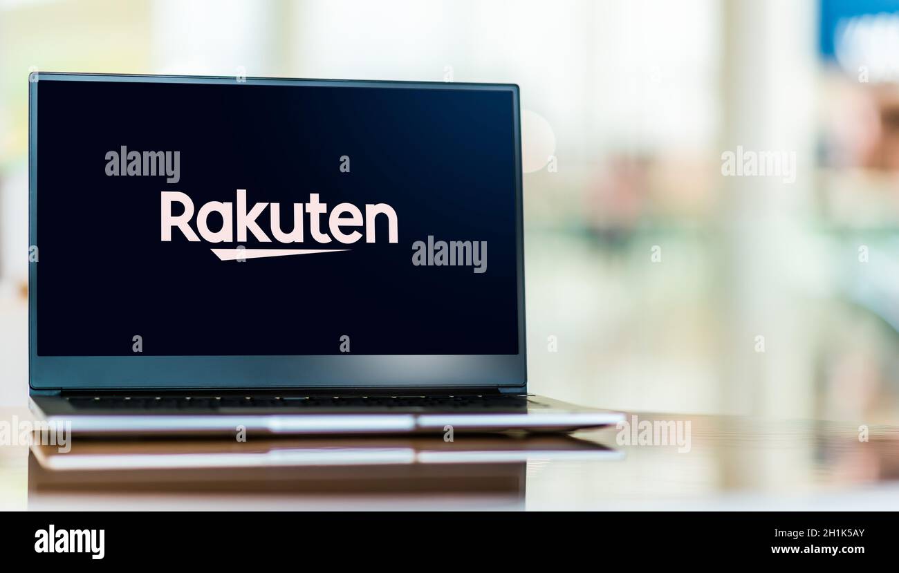 POZNAN, POL - SEP 23, 2020: Ordinateur portable affichant le logo de Rakuten, une société japonaise de commerce électronique et de vente en ligne basée à Tokyo Banque D'Images