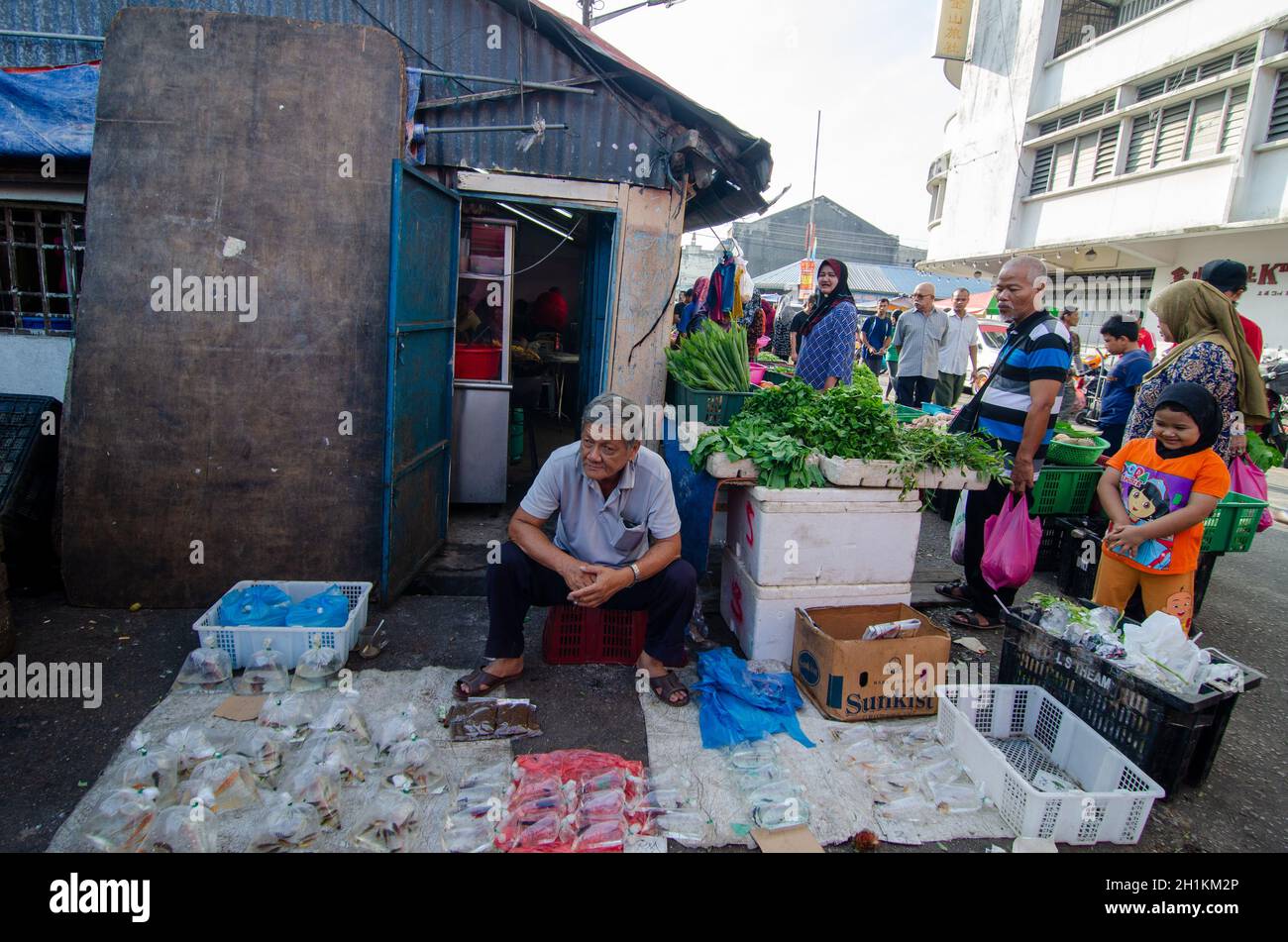 Bukit Mertajam, Penang/Malaysia - août 21 2016 : vendeur de poisson Betta sur le marché Banque D'Images