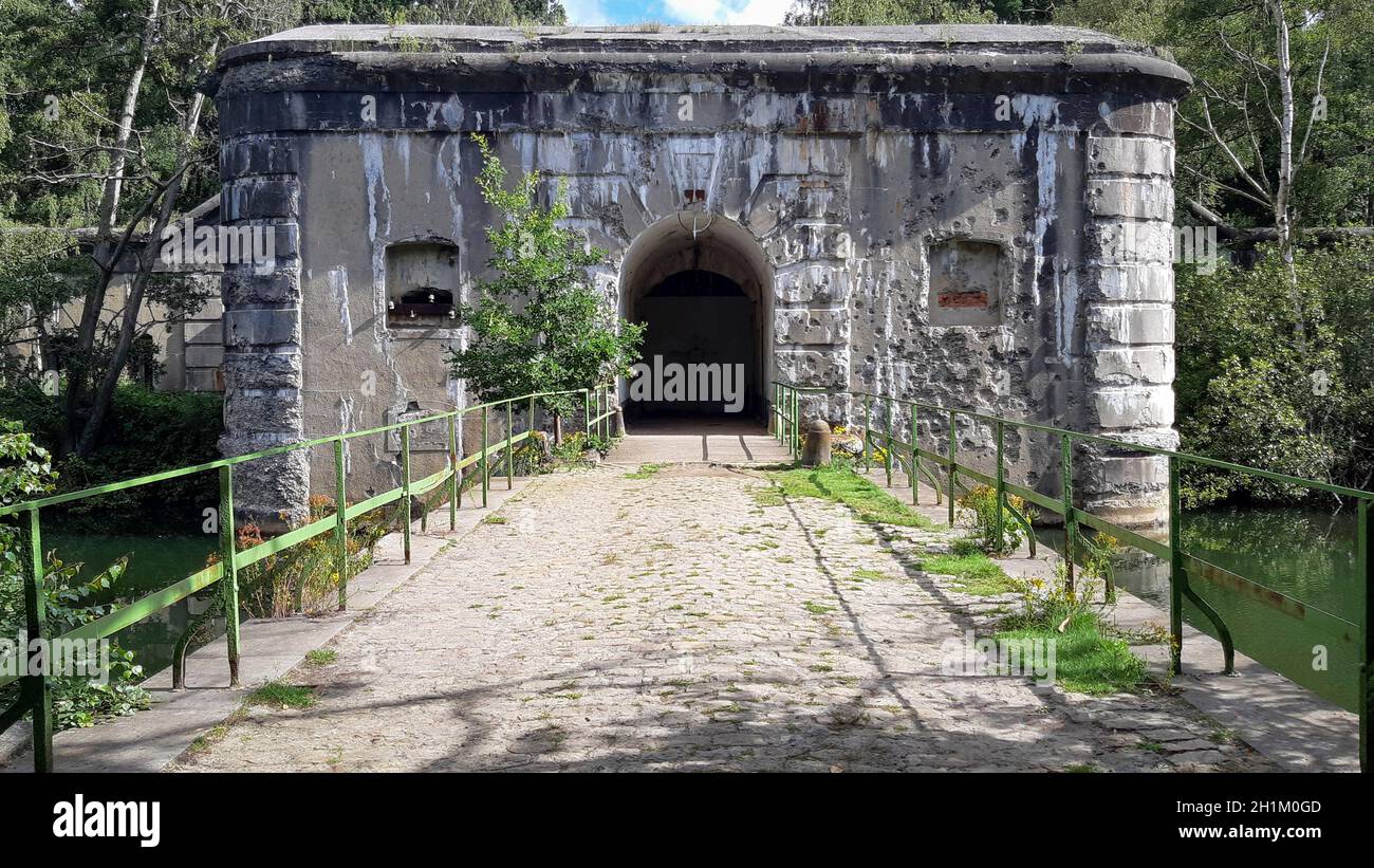 Kapellen, Belgique, juillet 2020 : entrée du fort Ertbrand, partie de fortengorden et antichar gracht autour d'Anvers Banque D'Images