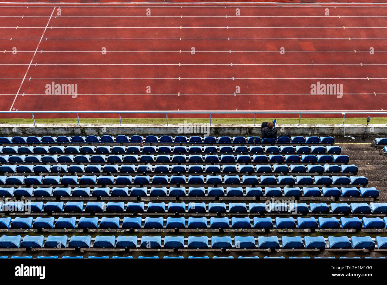 vide le stade sportif pendant le verrouillage en raison du coronavirus. Banque D'Images