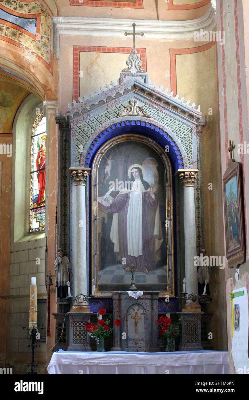 Autel dans l'église de Sainte-Hélène à Vrtlinska, Croatie Banque D'Images