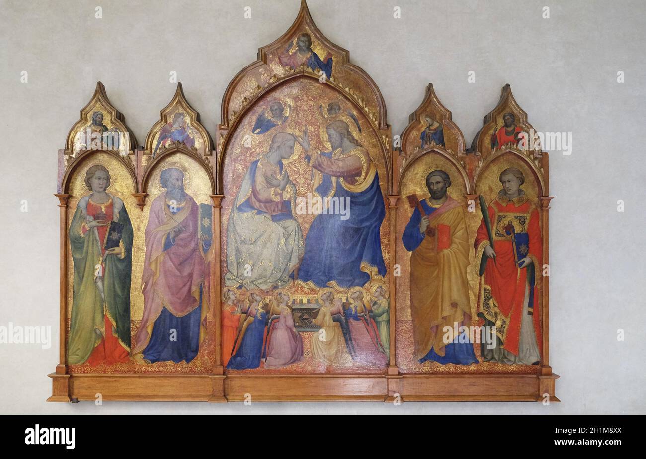 Couronnement de la vierge entre les Saints Marie Madeleine, Jean l'Évangéliste, Peter et Stephen, travail par Lorenzo di Niccolo, Basilique de Santa Croce (B Banque D'Images