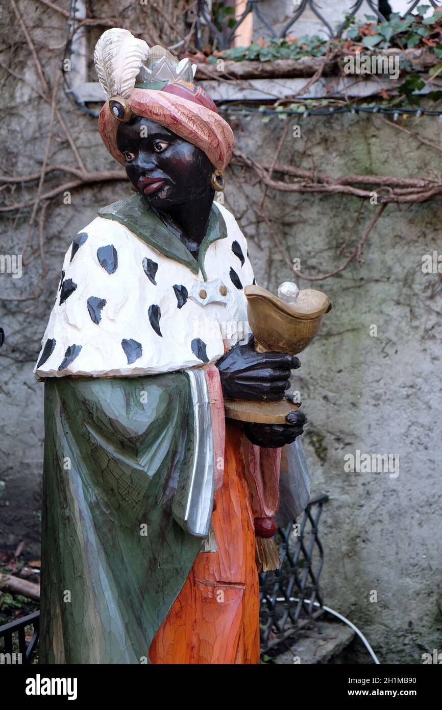 Le roi Balthazar est en face de l'église de Saint-Wolfgang sur Wolfgangsee en Autriche Banque D'Images