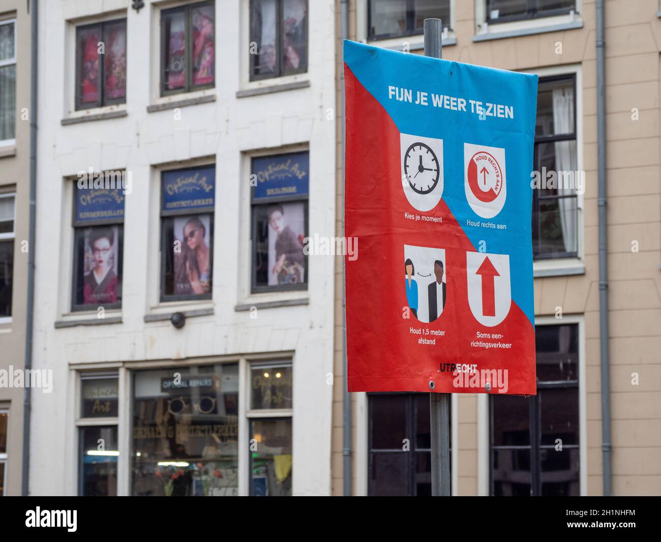 Écriteau à Oudegracht avec mesures anti Corona Banque D'Images