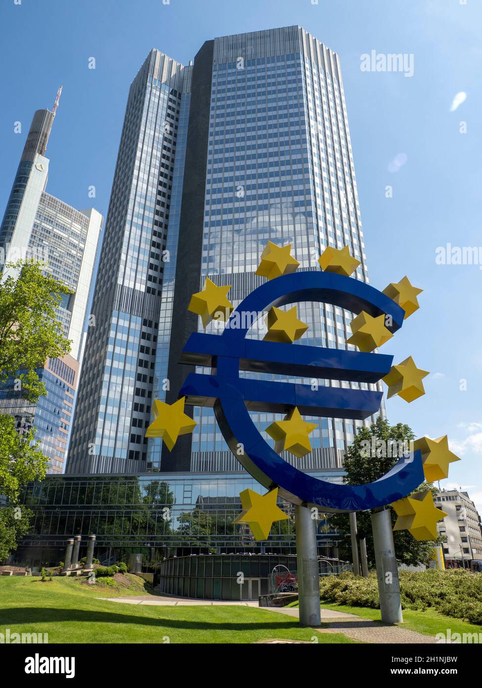 Siège d'Europäische Zentralbank EZB et EURO sculpture - Francfort-sur-le-main Banque D'Images