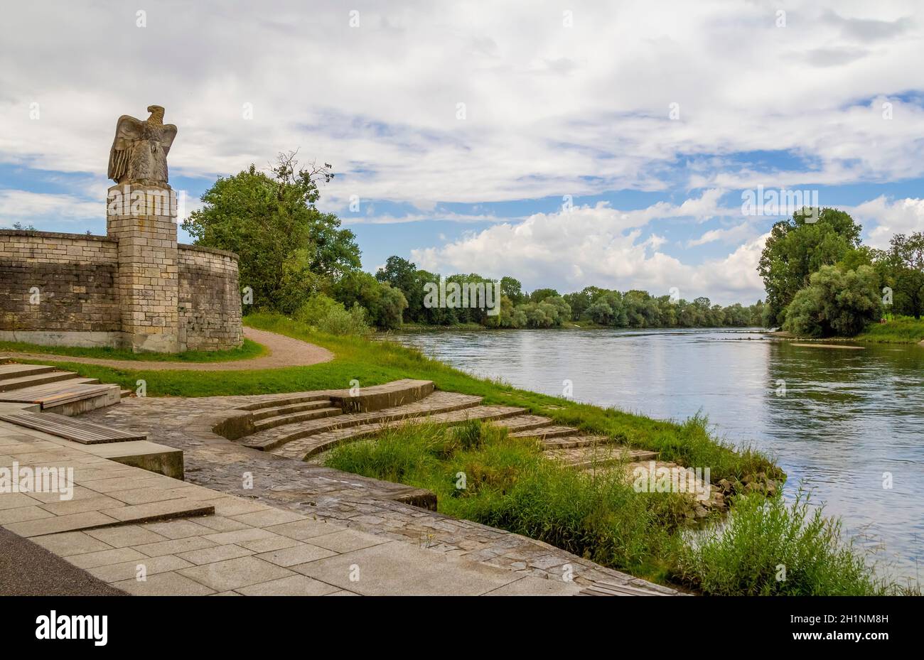 Paysage riverain autour de Straubing, une ville de Basse-Bavière en Allemagne Banque D'Images