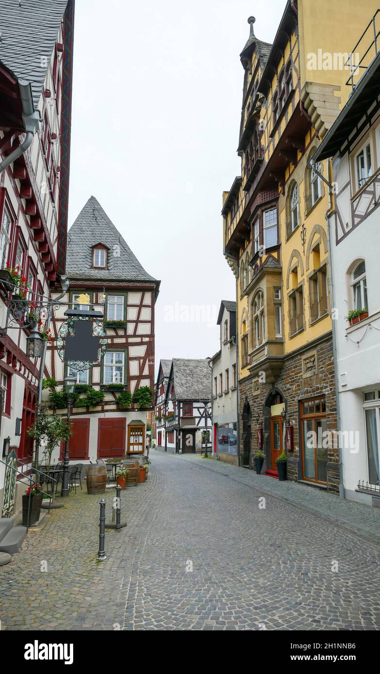 Vue sur la ville de Bacharach, une ville du quartier de Mayence-Bingen en Rhénanie-Palatinat, Allemagne Banque D'Images