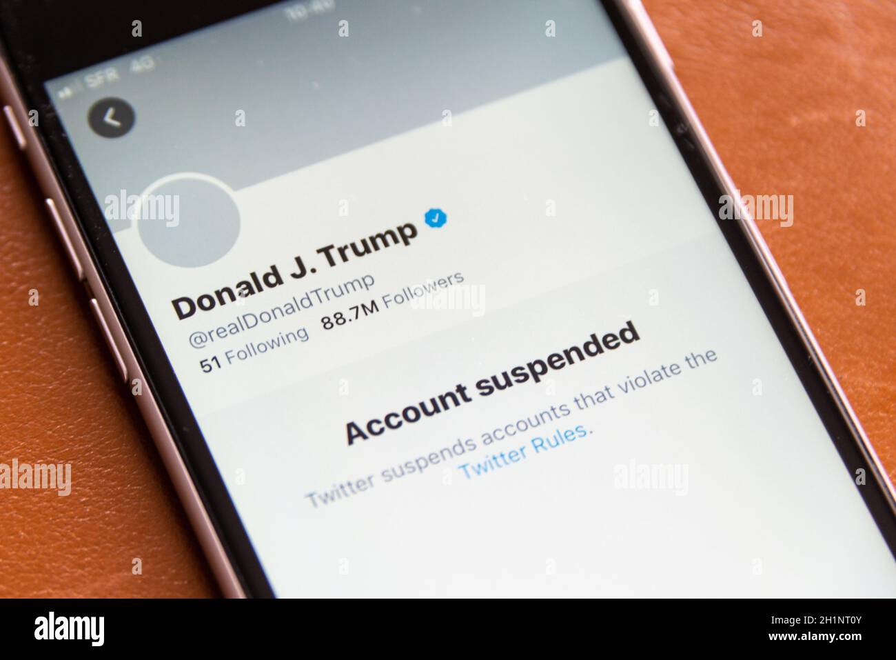 BAYONNE, FRANCE - 9 JANVIER 2021 : le président AMÉRICAIN Donald Trump a été suspendu de façon permanente de Twitter. Banque D'Images