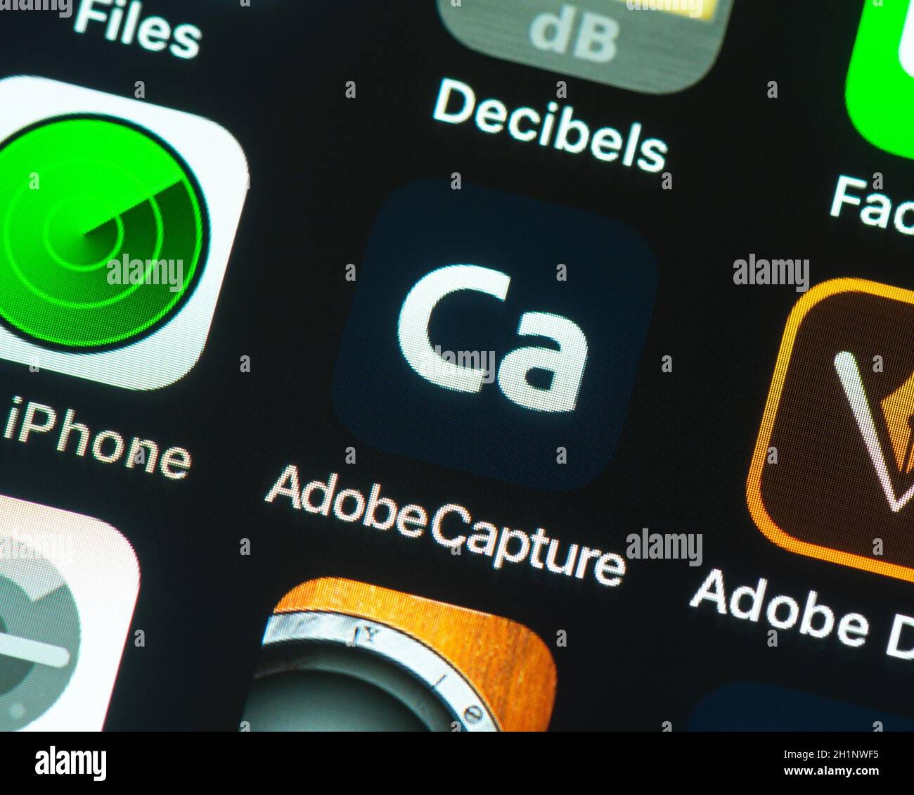 BAYONNE, FRANCE - VERS JANVIER 2021 : icône de l'application Adobe Capture sur l'écran de l'iPhone d'Apple.Adobe Capture crée des thèmes de couleur, des motifs, des formes et du matériau 3D Banque D'Images