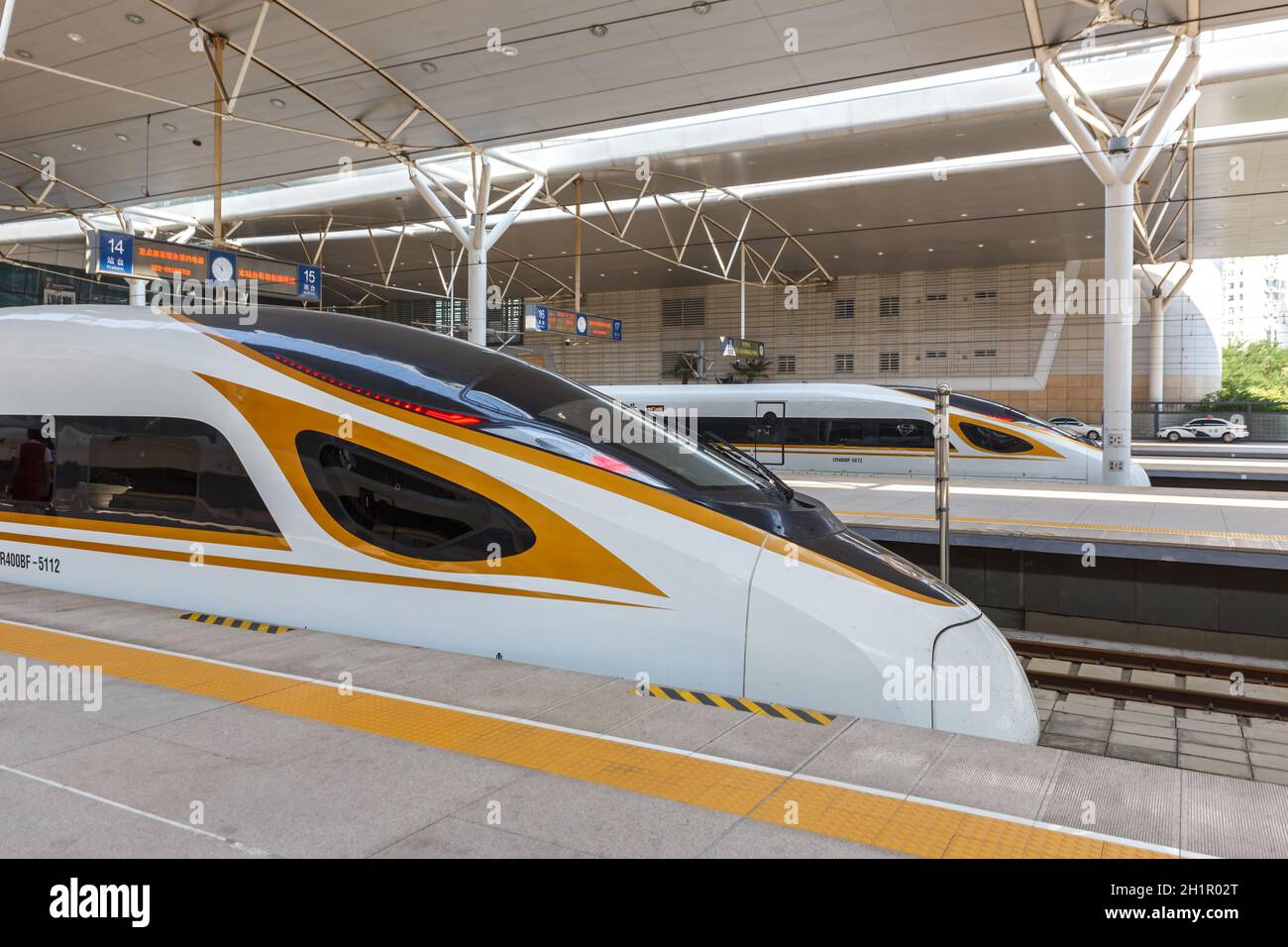 Tianjin, Chine - 29 septembre 2019 : train à grande vitesse Fuxing Gare de Tianjin en Chine. Banque D'Images