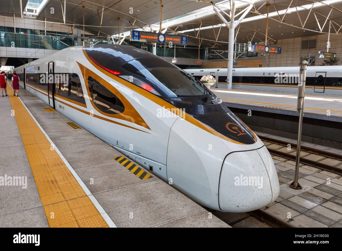Tianjin, Chine - 29 septembre 2019 : train à grande vitesse Fuxing Gare de Tianjin en Chine. Banque D'Images