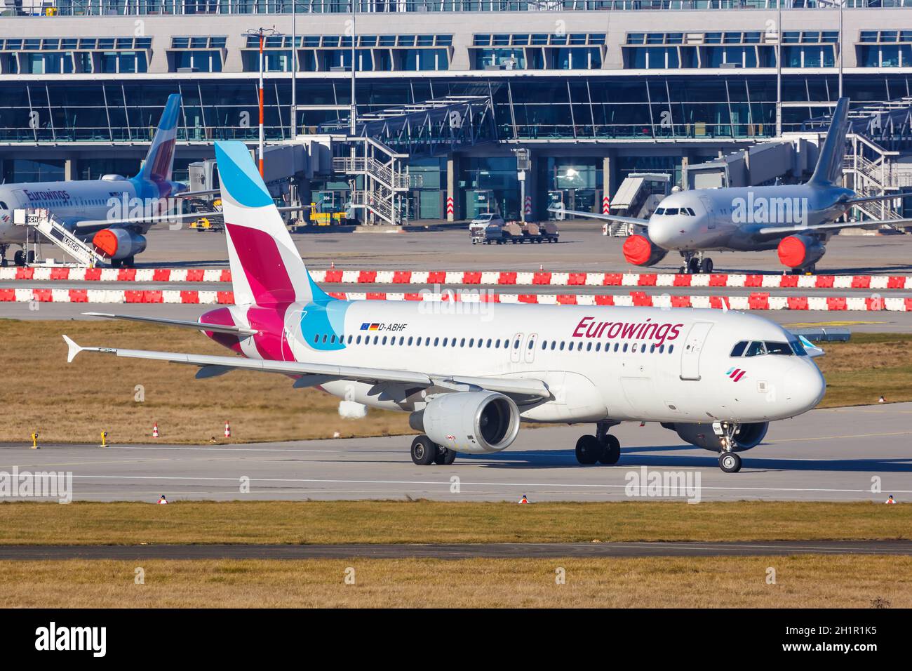Stuttgart, Allemagne - 19 décembre 2020 : Eurowings Airbus A320 à l'aéroport de Stuttgart (STR) en Allemagne. Airbus est un fabricant européen d'avions Banque D'Images