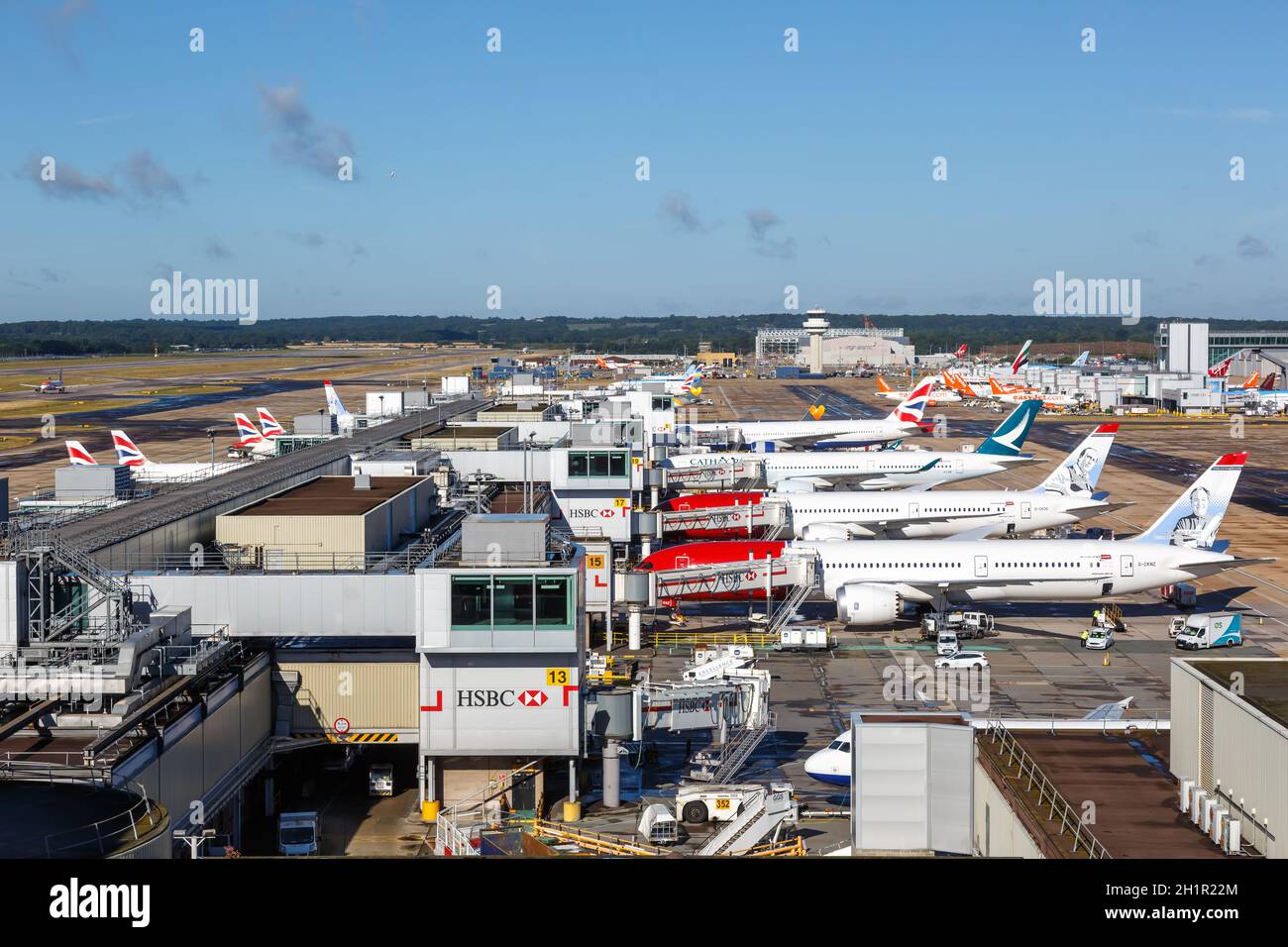 Londres, Royaume-Uni - 31 juillet 2018 : avions à l'aéroport de Londres Gatwick (LGW) au Royaume-Uni. Banque D'Images