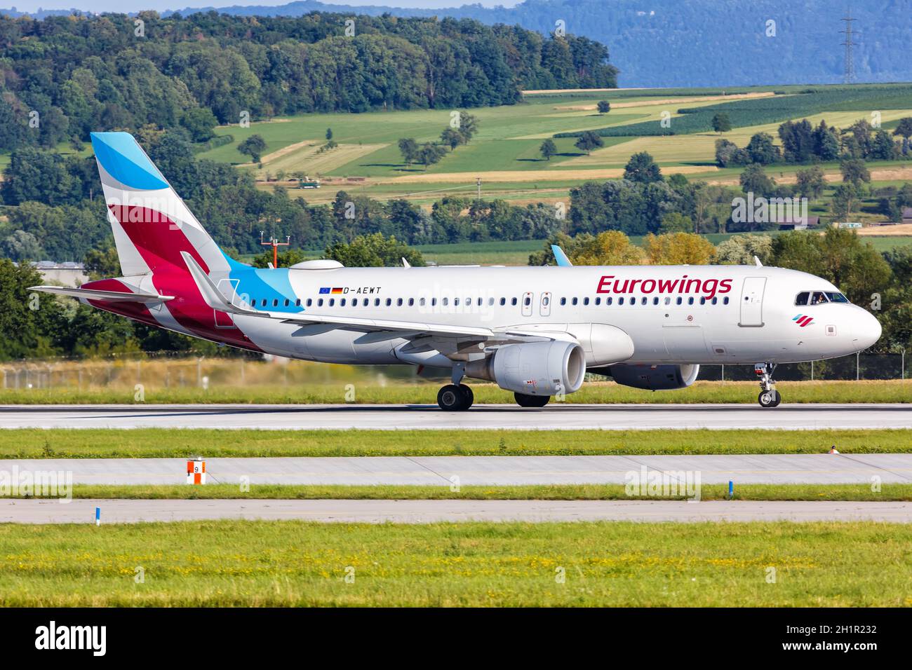 Stuttgart, Allemagne - 9 juillet 2020 : Eurowings Airbus A320 à l'aéroport de Stuttgart (STR) en Allemagne. Airbus est un fabricant d'avions européen ba Banque D'Images