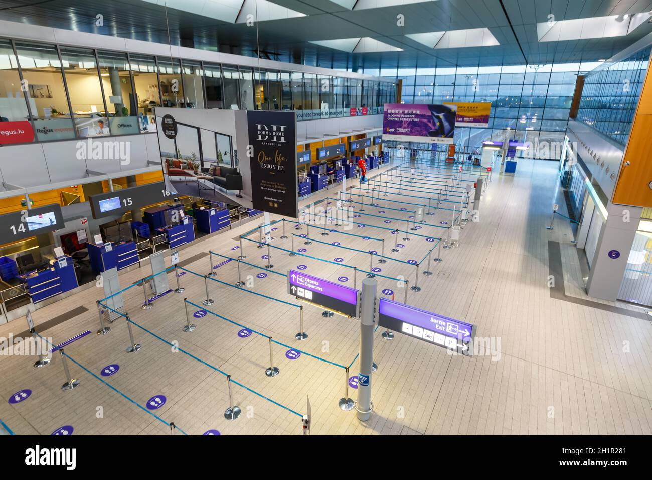 Findel, Luxembourg - 23 juin 2020 : aérogare de l'aéroport de Findel (lux) à Luxembourg. Banque D'Images