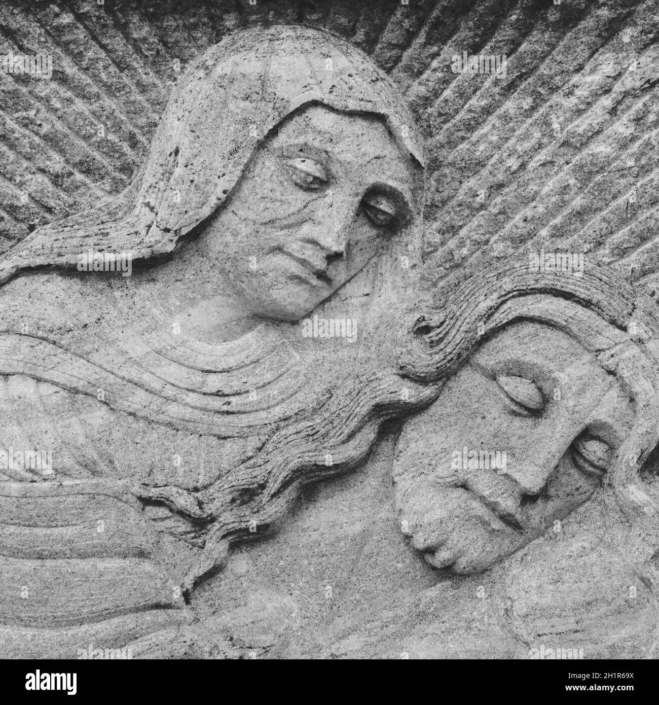 Ancien bas-relief de la Vierge Marie et de Jésus. Il peut être utilisé comme concepts et événements. Banque D'Images