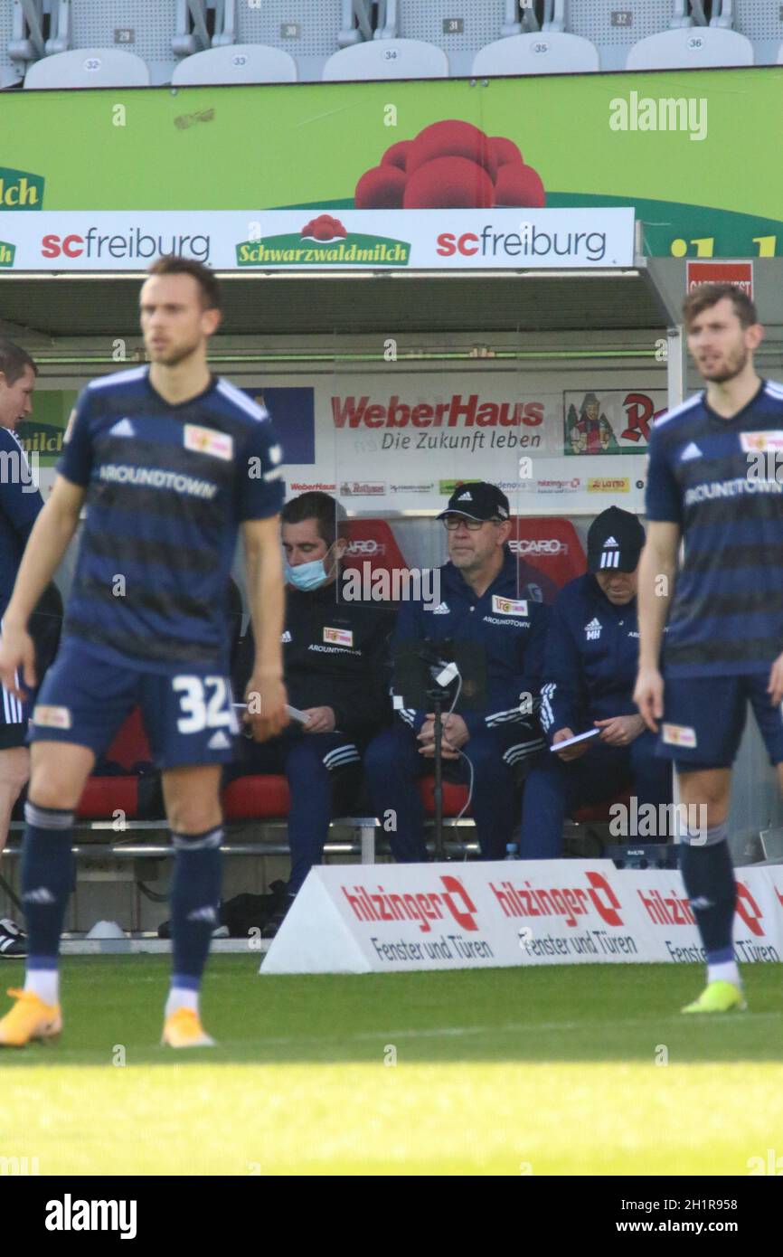 Formateur Urs Fischer (FC Union Berlin), 1.FBL: 20-21: 22.Sptg.SC FREIBURG - LES RÉGLEMENTATIONS DFL DE L'UNION BERLIN INTERDISENT TOUTE UTILISATION DE PHOTOGRAPHIES EN TANT QU'IMAGES Banque D'Images