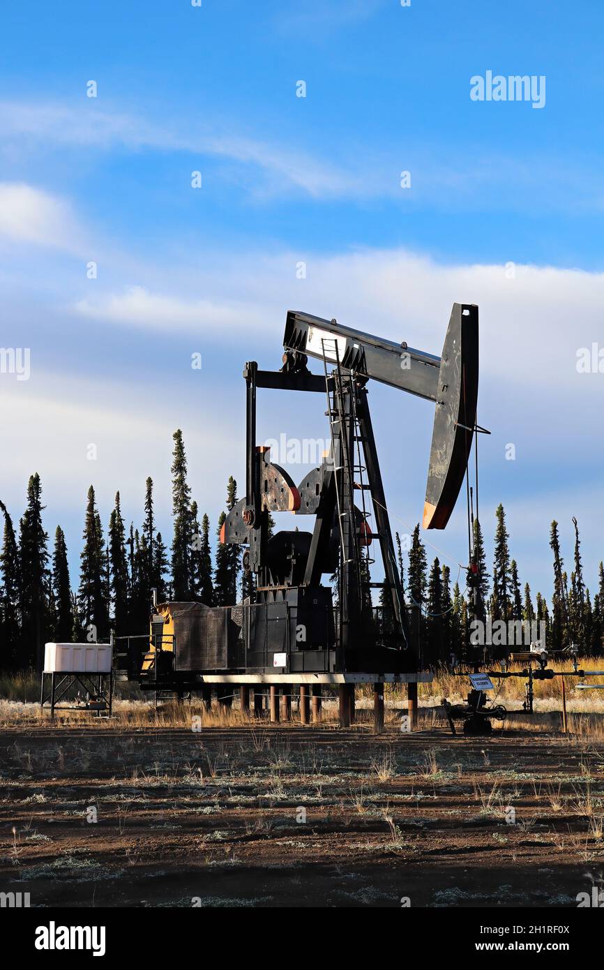 Plates-formes pétrolières en plaques avec signalisation radigans fermée. Banque D'Images