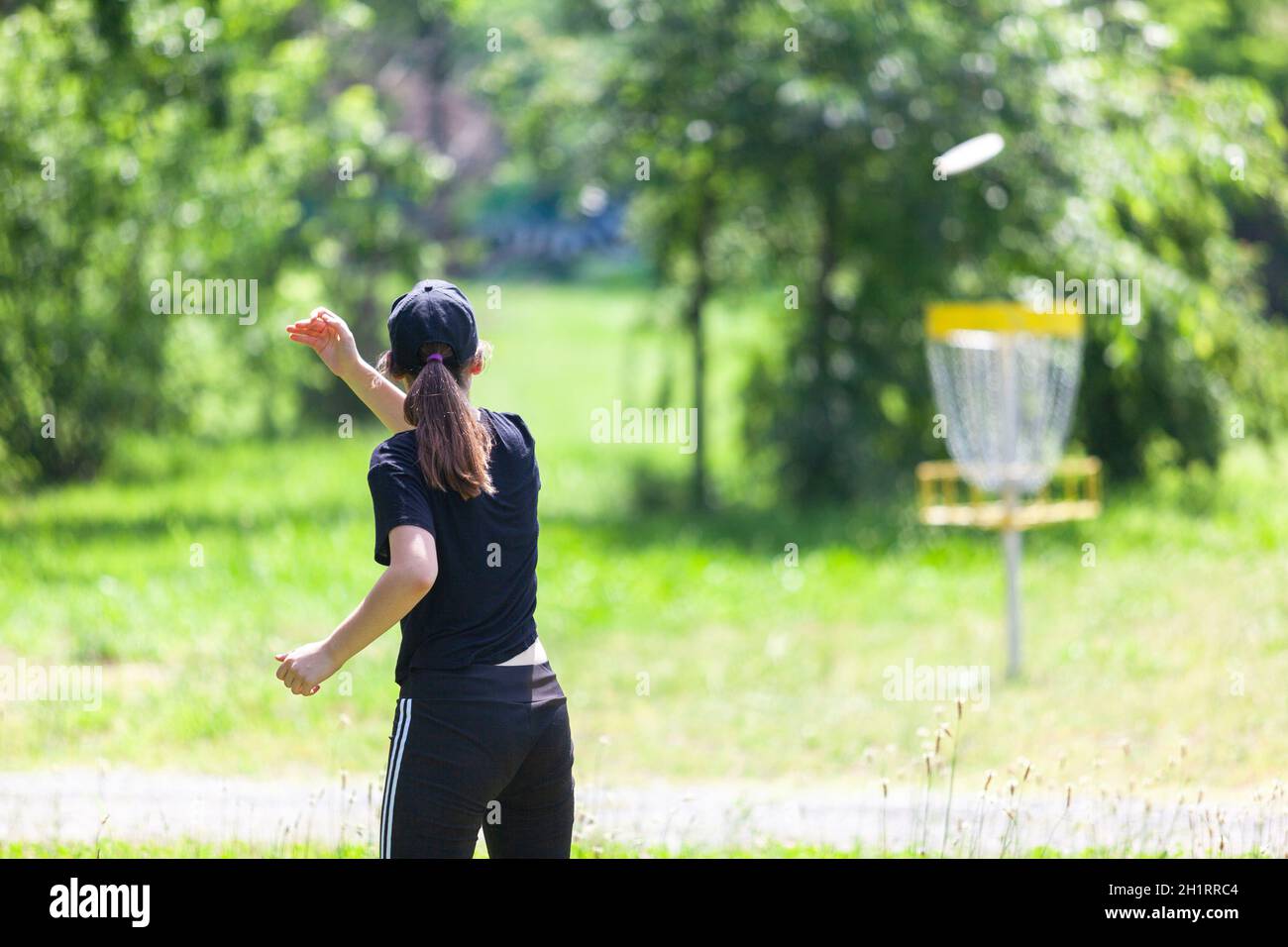 Sport de disque volant dans la nature Banque D'Images