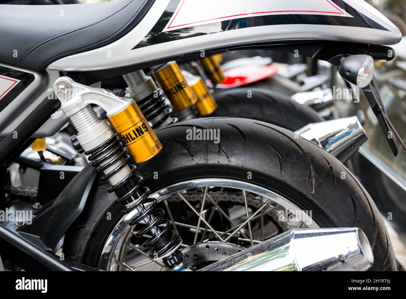 PARIS, FRANCE - VERS MAI 2013 : amortisseurs Ohlins, détail de suspension  arrière de moto Photo Stock - Alamy