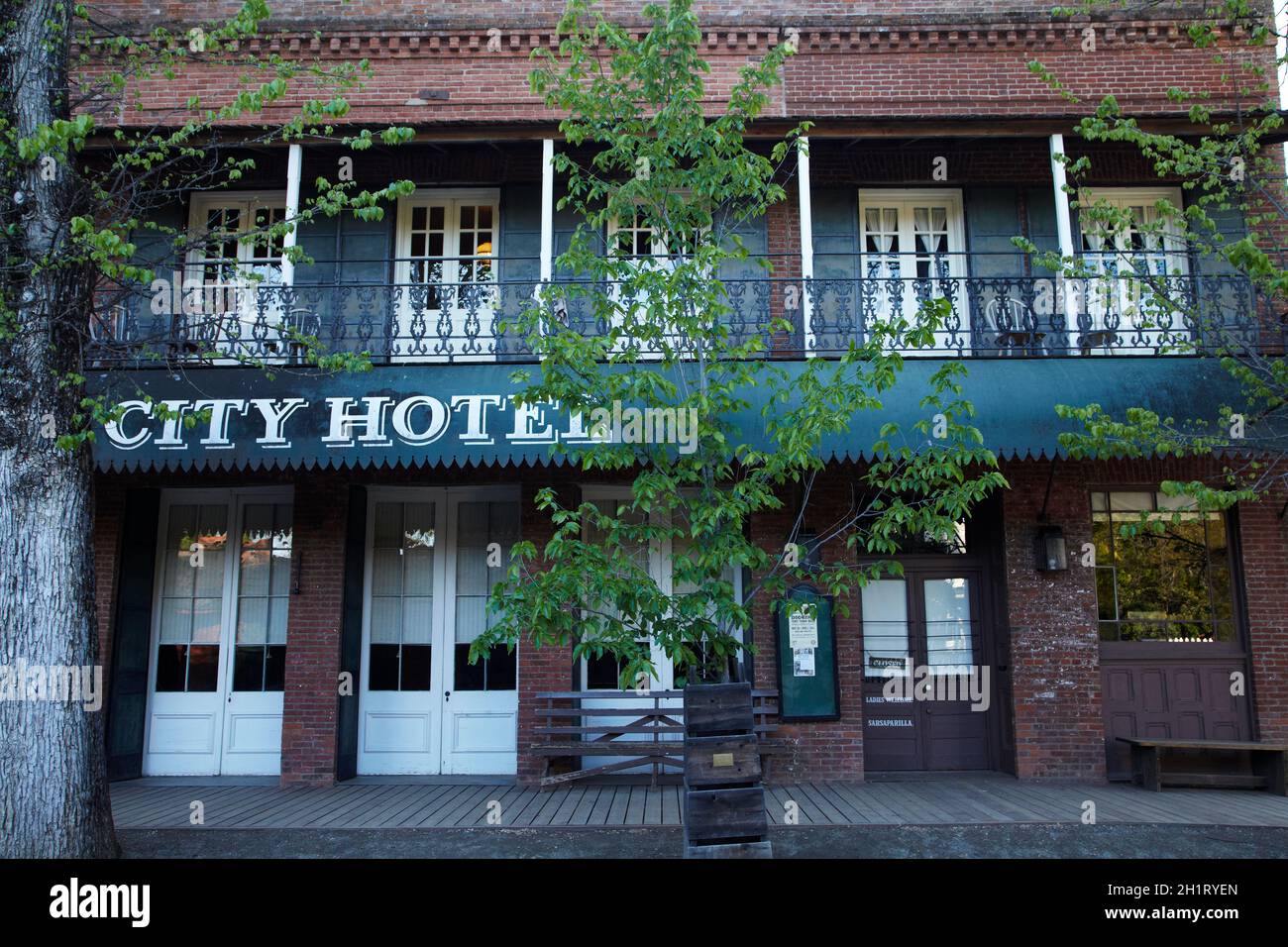 City Hotel (1856), main Street, Columbia State Historic Park, Columbia, Tuolumne County, Sierra Nevada Foothills, Californie,ÉTATS-UNIS Banque D'Images