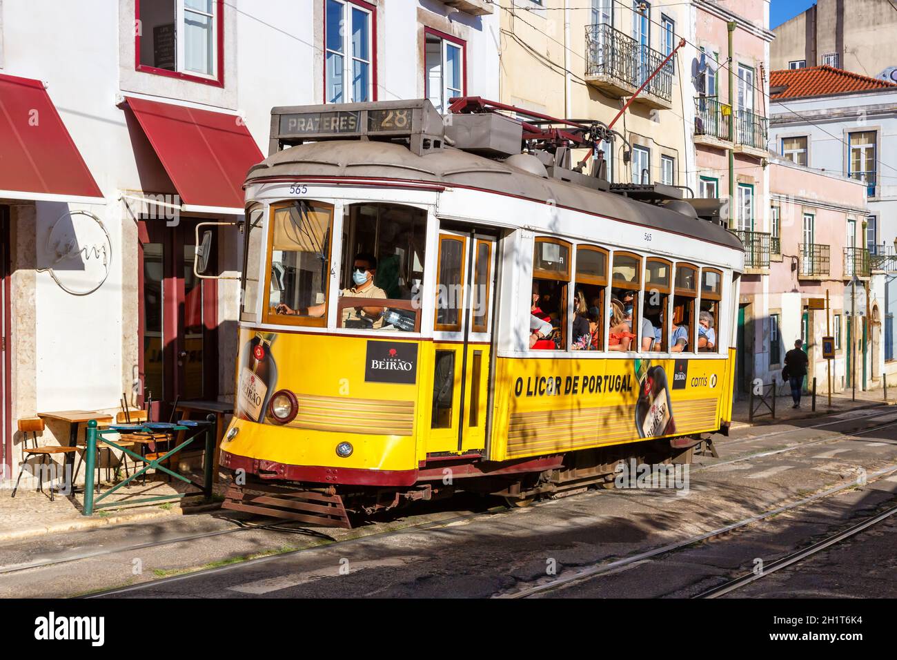 Lisbonne, Portugal - 23 septembre 2021 : tramway transport en commun circulation à Lisbonne, Portugal. Banque D'Images