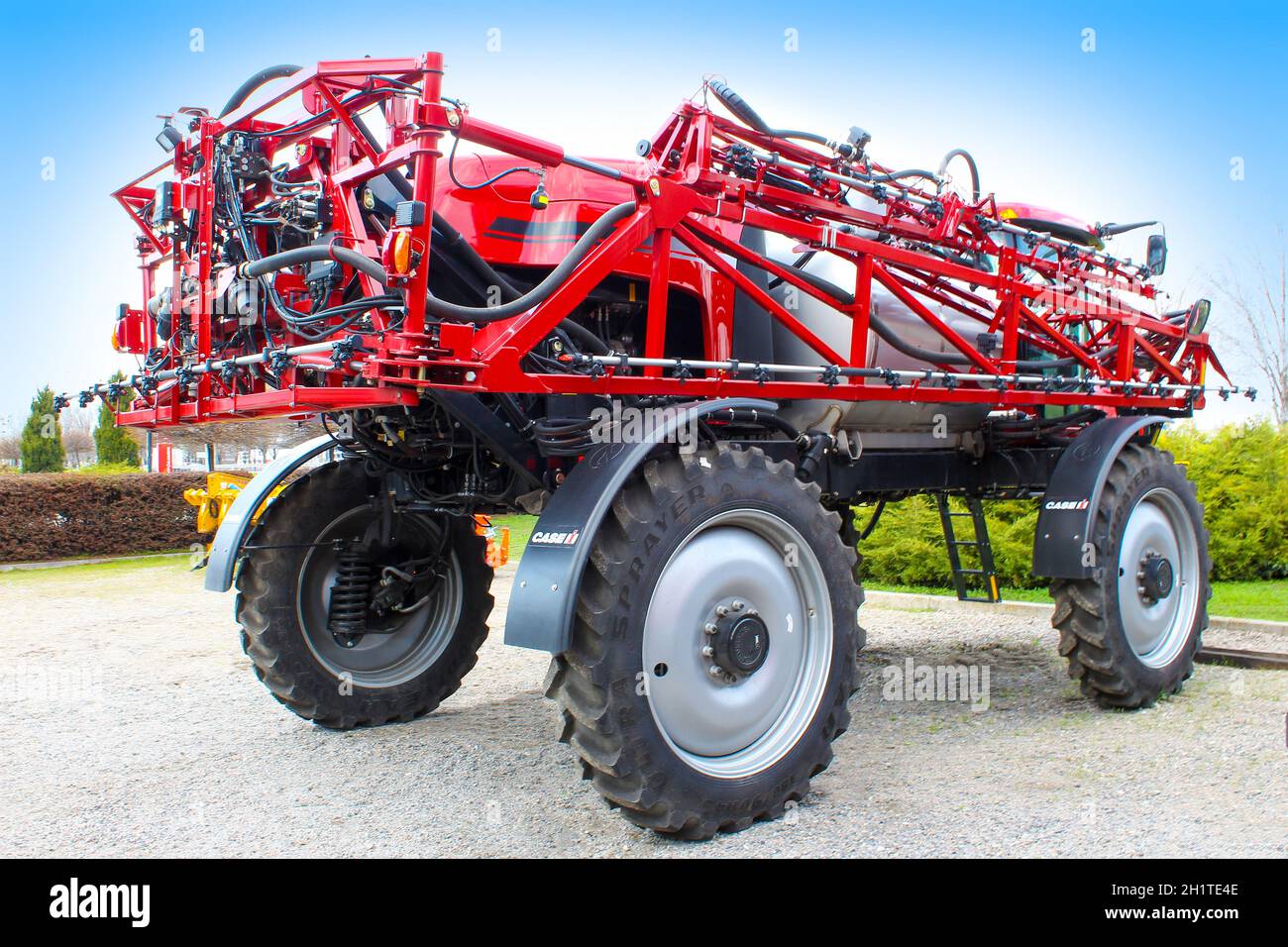 Kiev, Ukraine - 16 juin 2020 : le pulvérisateur automoteur case IH Patriot 4430 à Kiev, Ukraine, le 16 juin 2020 Banque D'Images