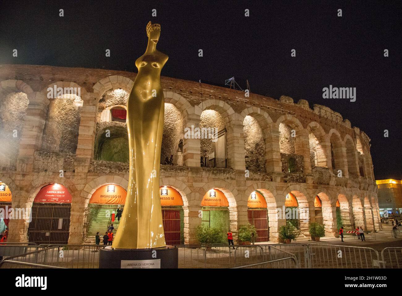 Vue sur l'arène la nuit à Vérone, Italie Banque D'Images