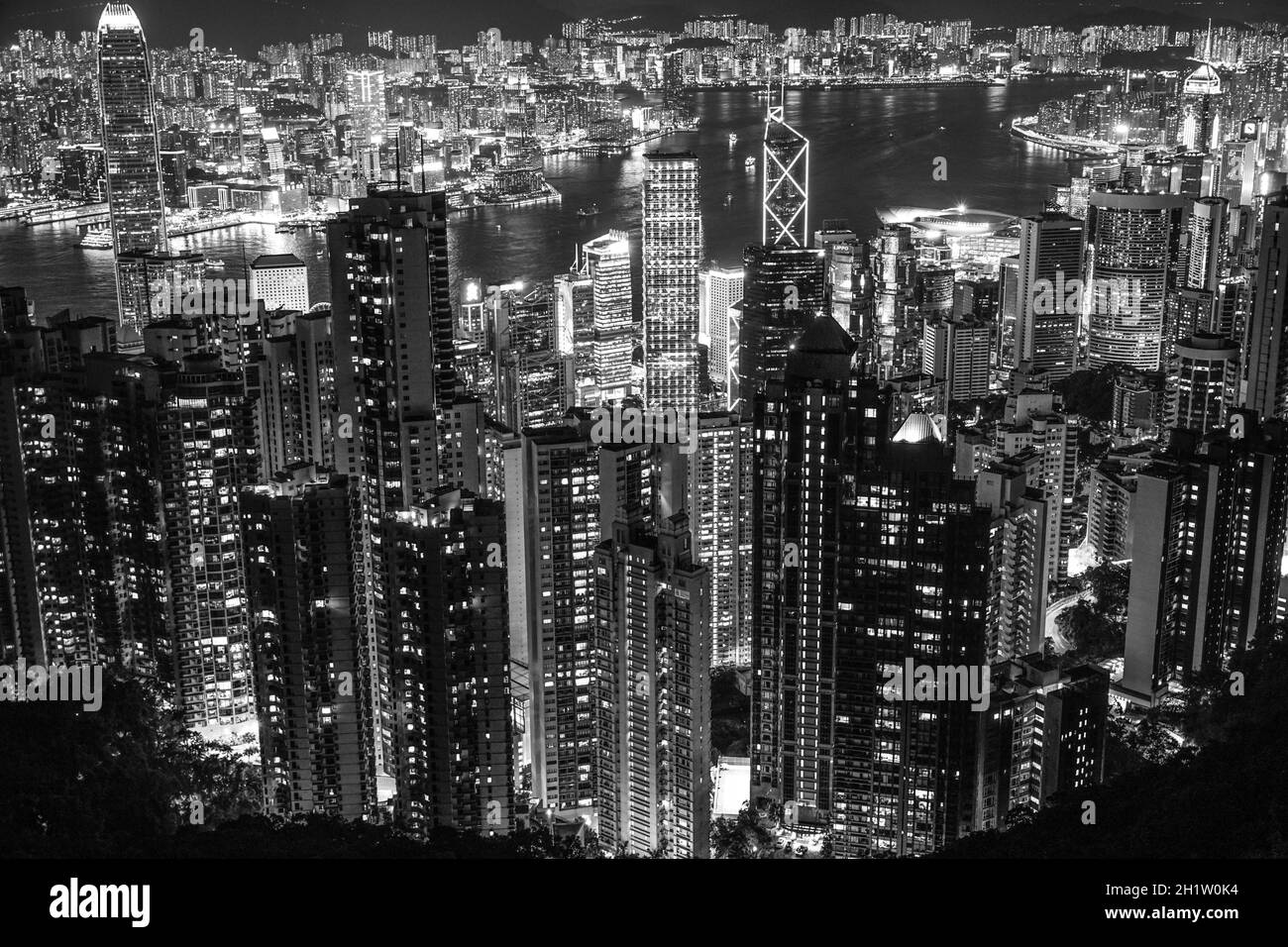 Vue nocturne de Hong Kong depuis Victoria Peak. Lieu de tournage : région administrative spéciale de Hong Kong Banque D'Images