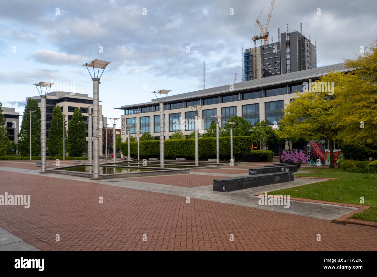 La place Callaghan, autrefois connue sous le nom de Bute Square, a été développée dans les années 1990 pour relier le centre de Cardiff à la baie de Cardiff.La place publique est nom Banque D'Images