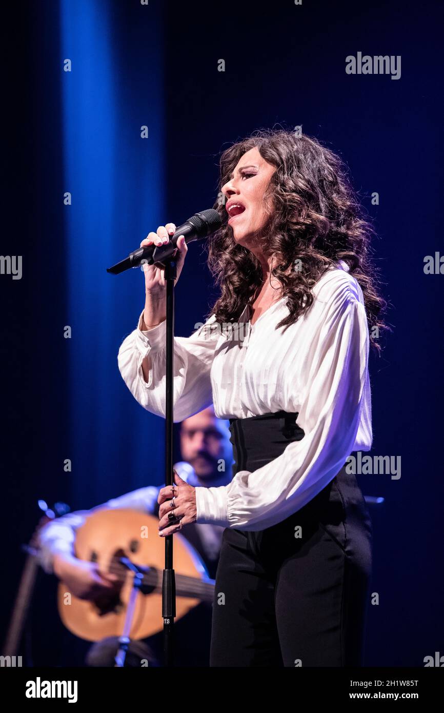 Barcelone, Espagne.2021.10.15. Eleftheria Arvanitaki concert de chanteur à Sala BARTS.Photographe: Aitor Rodero. Banque D'Images