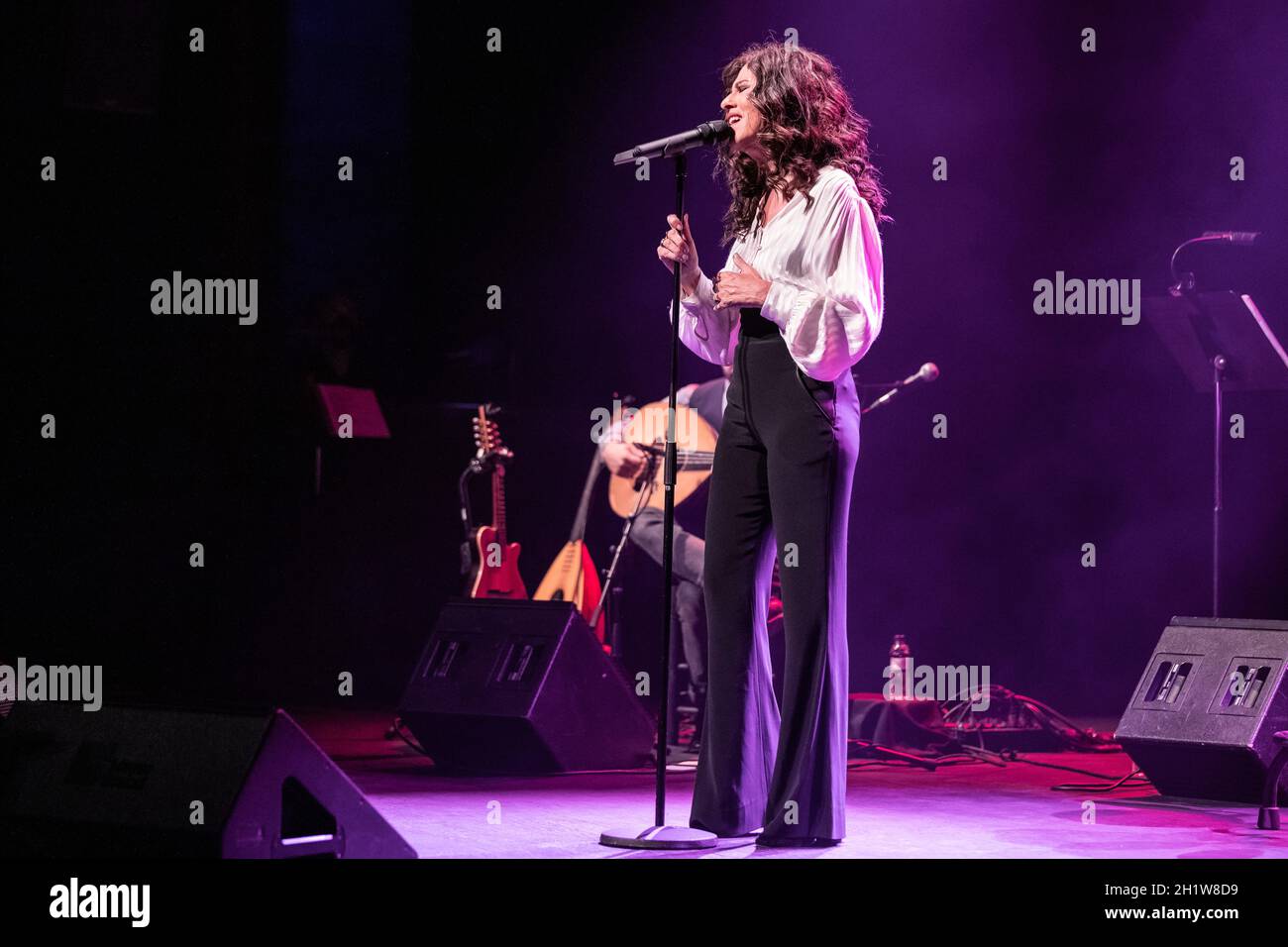 Barcelone, Espagne.2021.10.15. Eleftheria Arvanitaki concert de chanteur à Sala BARTS.Photographe: Aitor Rodero. Banque D'Images