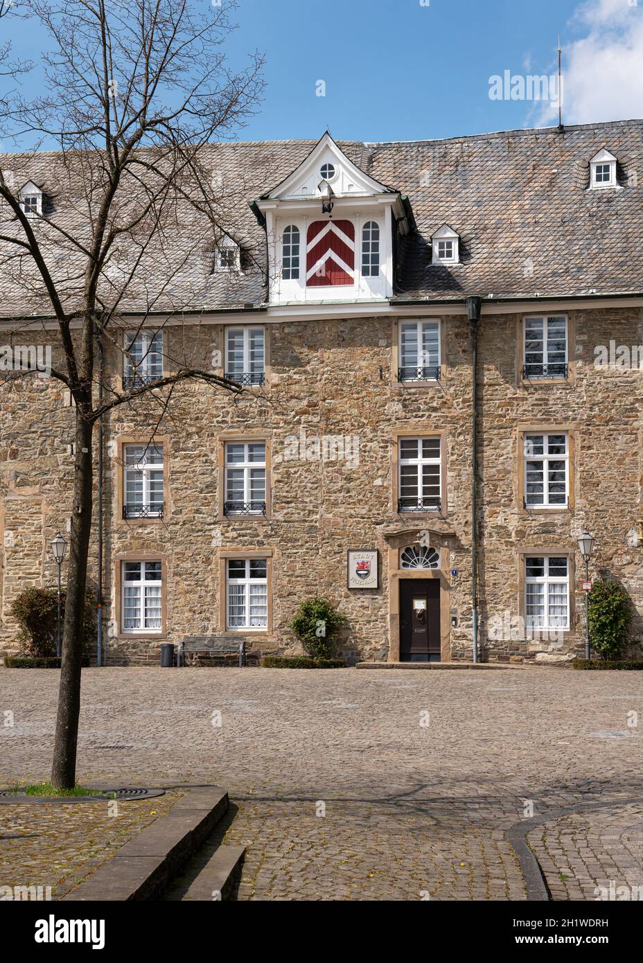 Ancien château dans le centre-ville de Huckeswagen, Bergisches Land, Allemagne Banque D'Images