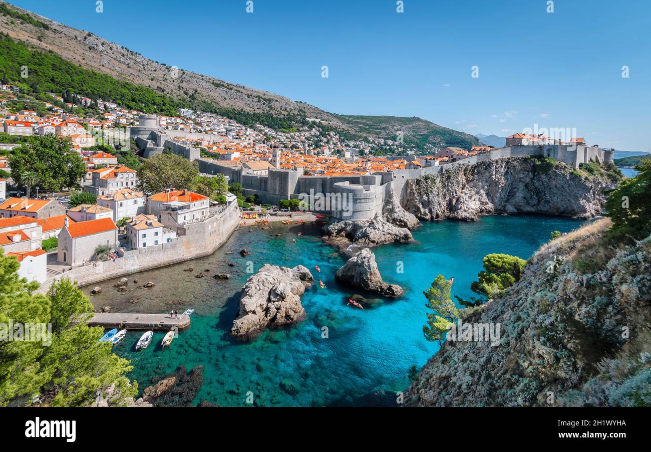 Vue panoramique sur la vieille ville de Dubrovnik en Croatie.Destination de voyage populaire. Banque D'Images