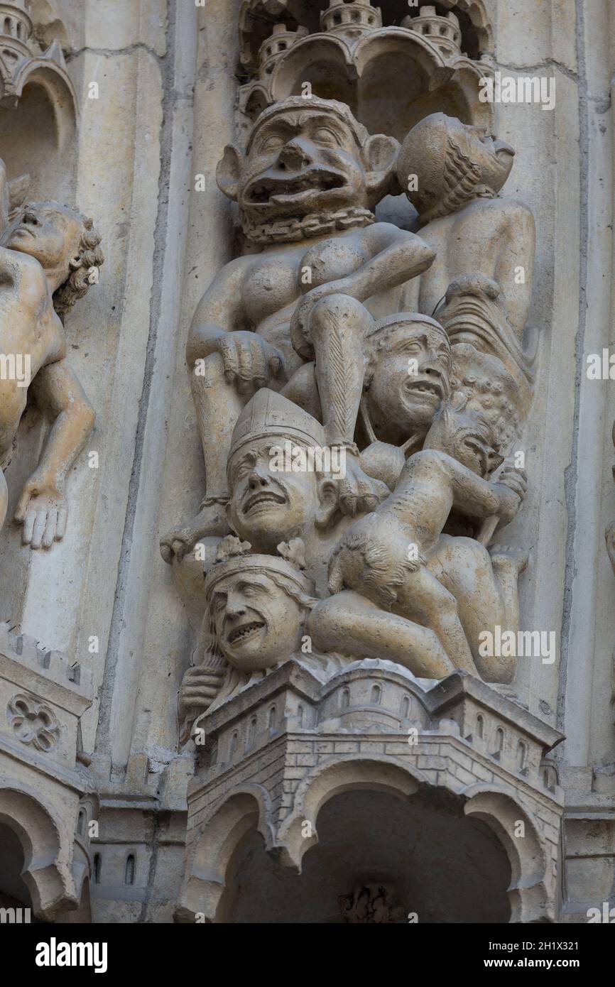 Paris - façade ouest de la cathédrale notre-Dame.Archivolts du portail du jugement dernier Banque D'Images