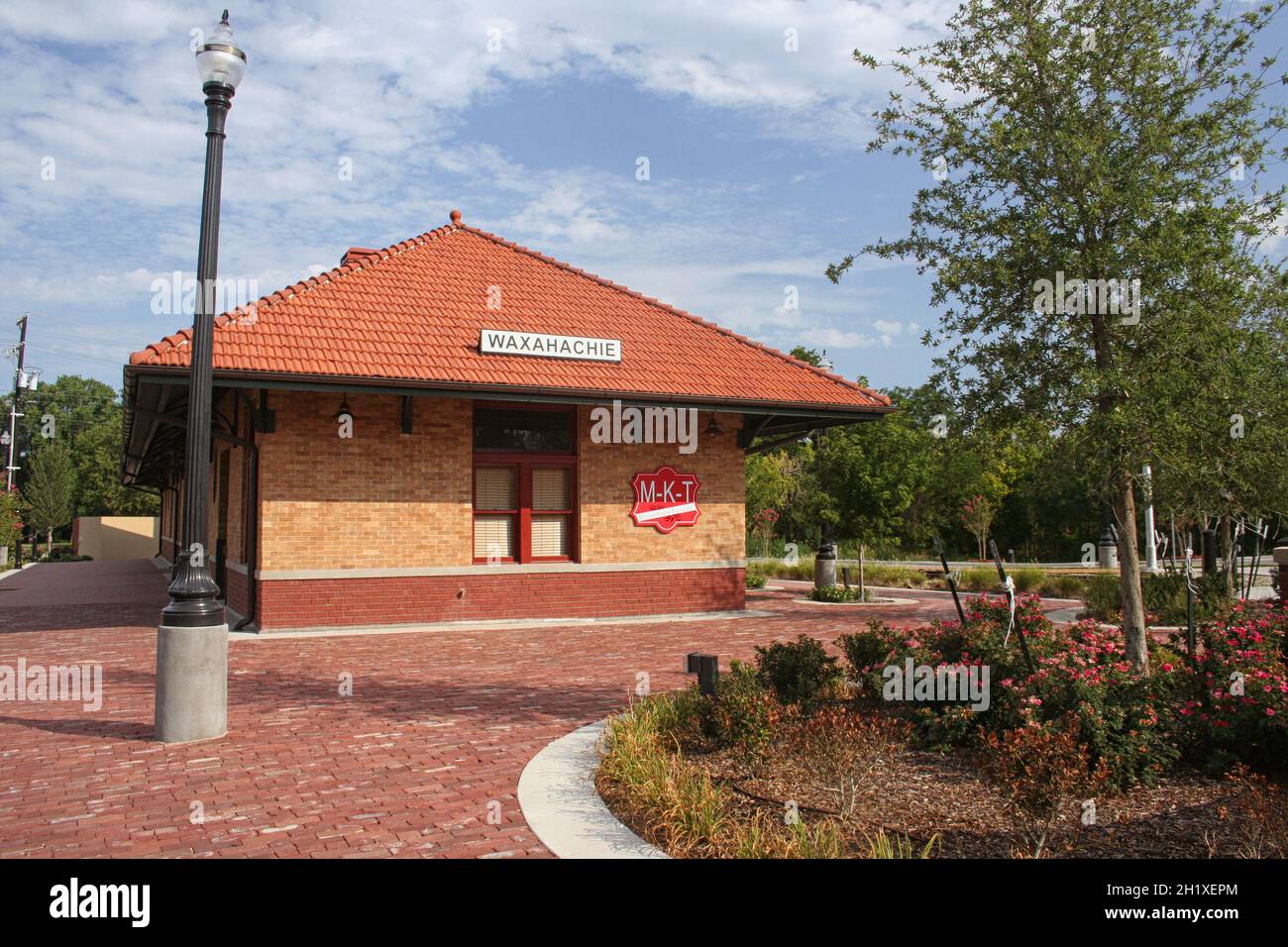 Waxahachie, TX - juillet 9 : dépôt ferroviaire historique situé près du centre-ville de Waxahachie, TX Banque D'Images