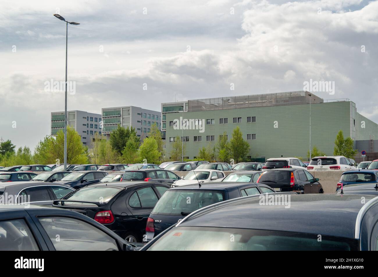 SAN SEBASTIAN DE LOS REYES (Madrid), ESPAGNE - 13 SEPTEMBRE 2021: Vue extérieure de l'hôpital Infanta Sofia vue du parking, San Sebastian de lo Banque D'Images