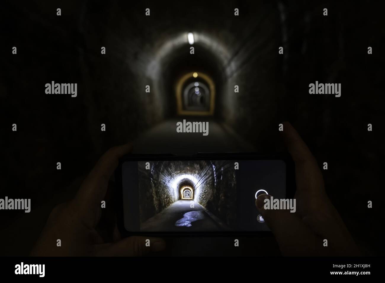 Ancien tunnel souterrain pour le transport de marchandises, passage souterrain pour piétons Banque D'Images