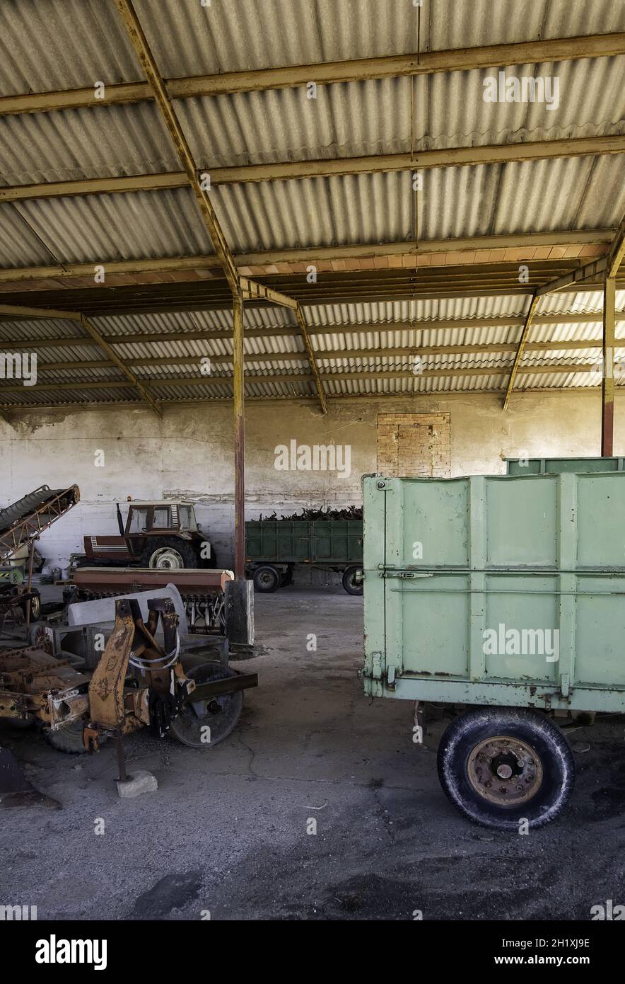 Détail des locaux de stockage des tracteurs et des machines agricoles Banque D'Images