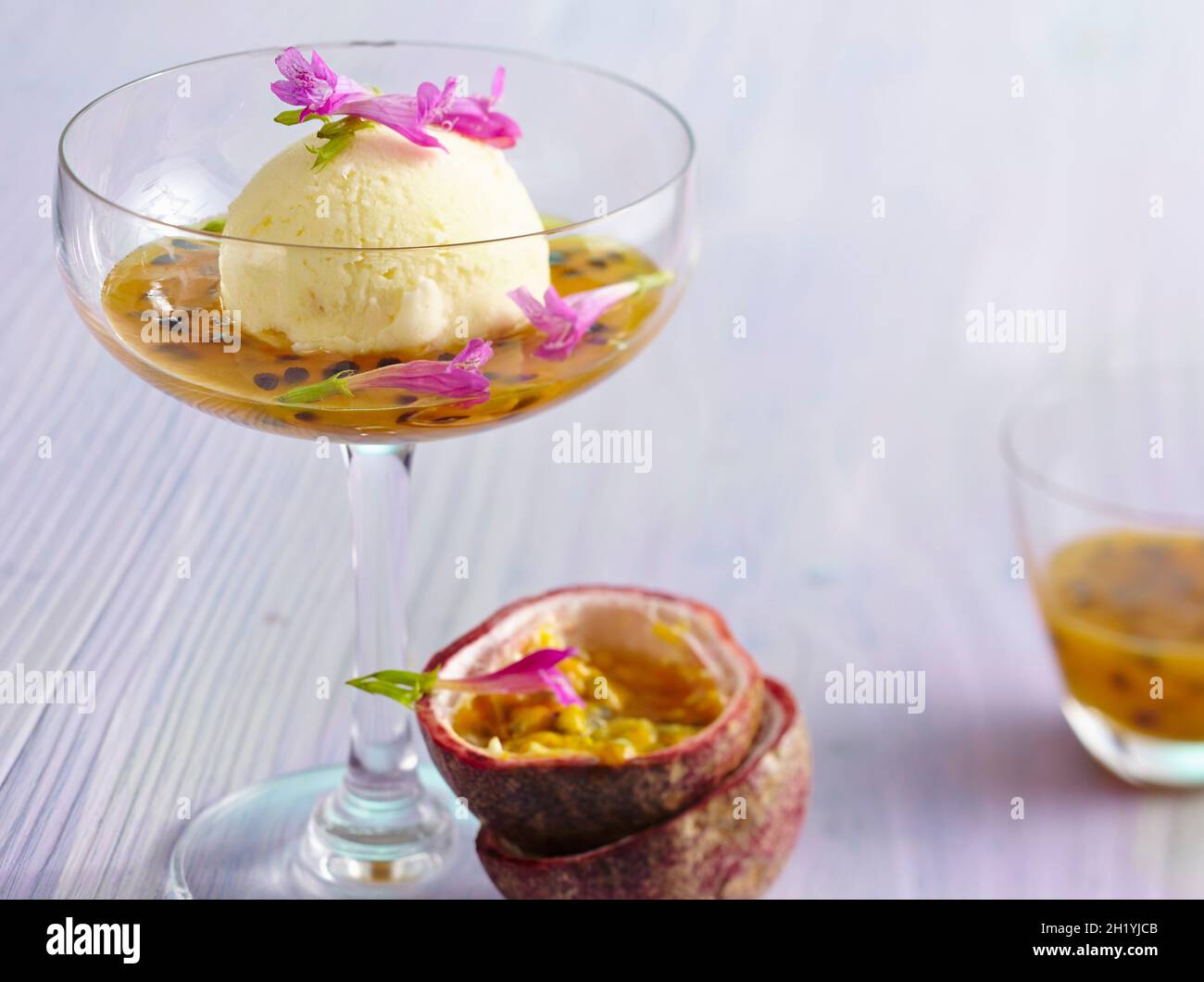 Sorbet au fruit de la passion Banque de photographies et d’images à