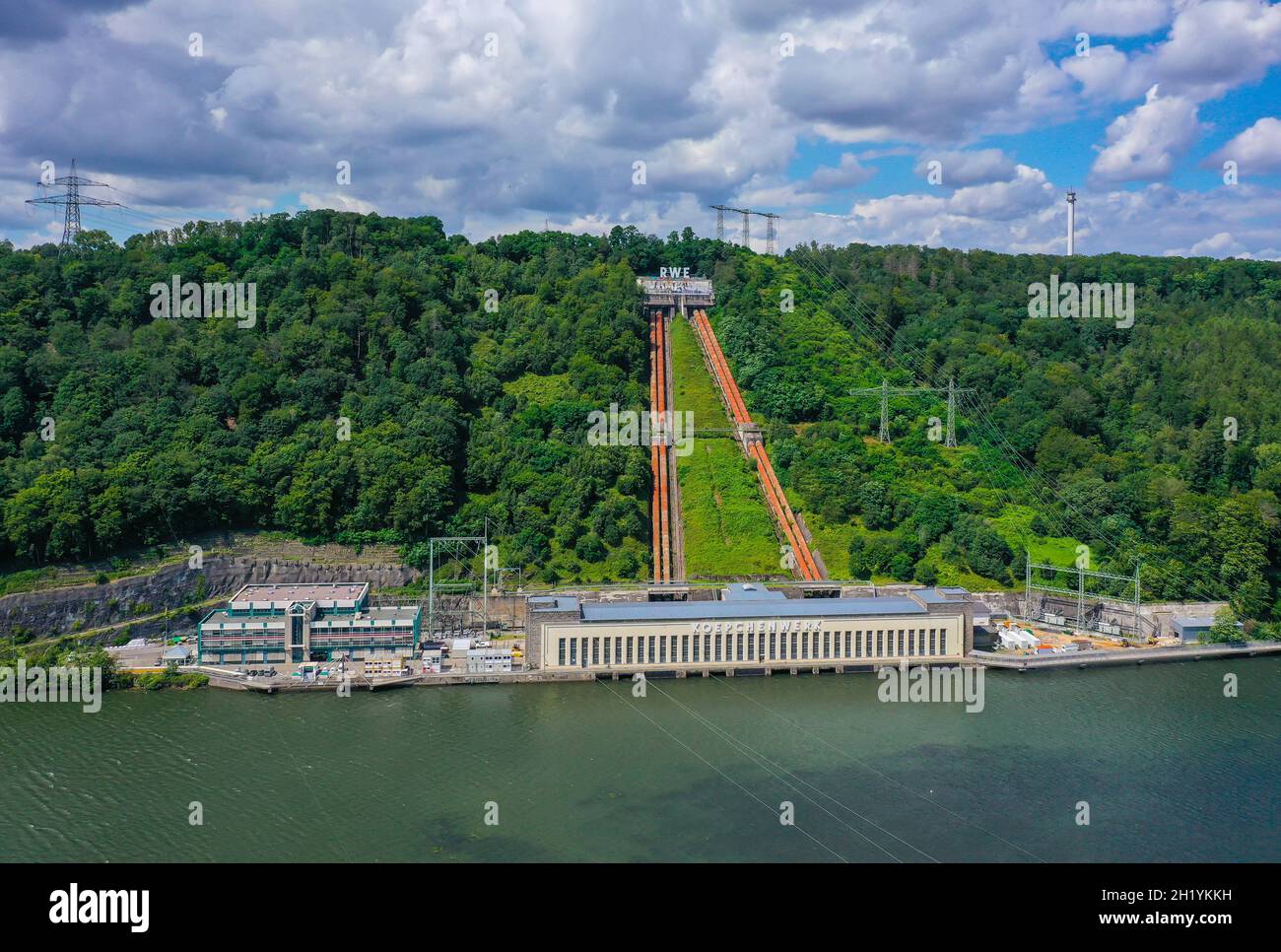 Herdecke, Rhénanie-du-Nord-Westphalie, Allemagne - usine de stockage par pompage de RWE Herdecke au Hengsteysee.Lac Hengstey, terminé en 1929 et exploité Banque D'Images