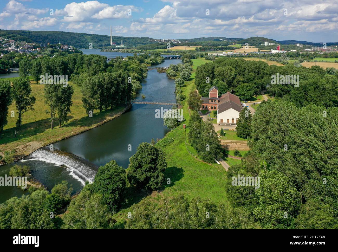 Wetter an der Ruhr, Ennepe-Ruhr-Kreis, Rhénanie-du-Nord-Westphalie, Allemagne - paysage dans la région de la Ruhr avec des travaux d'eau communautaires Volmarstein, un projet d'eau sur Banque D'Images