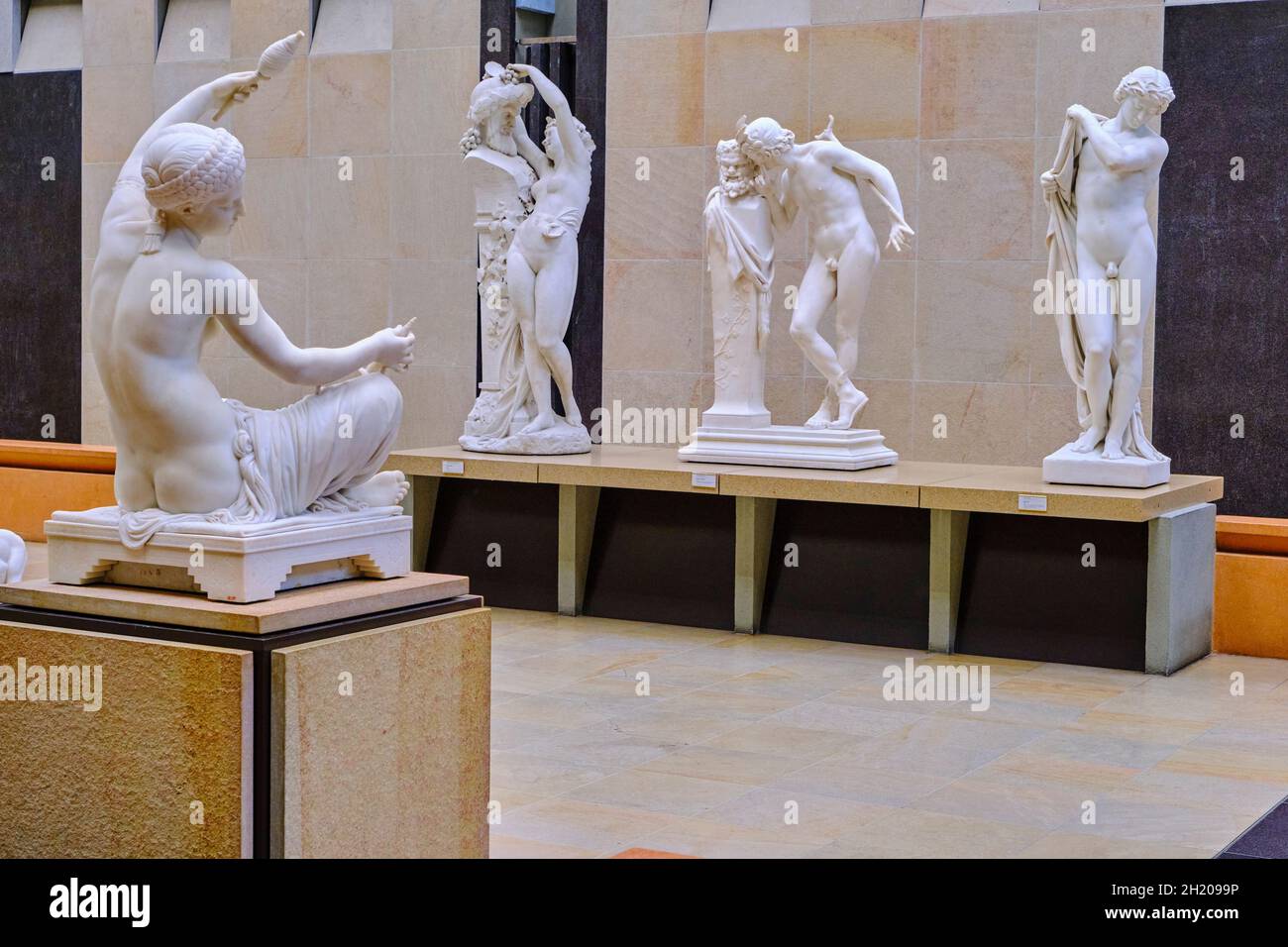 France, Paris, Musée d'Orsay, sculpture Ernest Barrias Banque D'Images