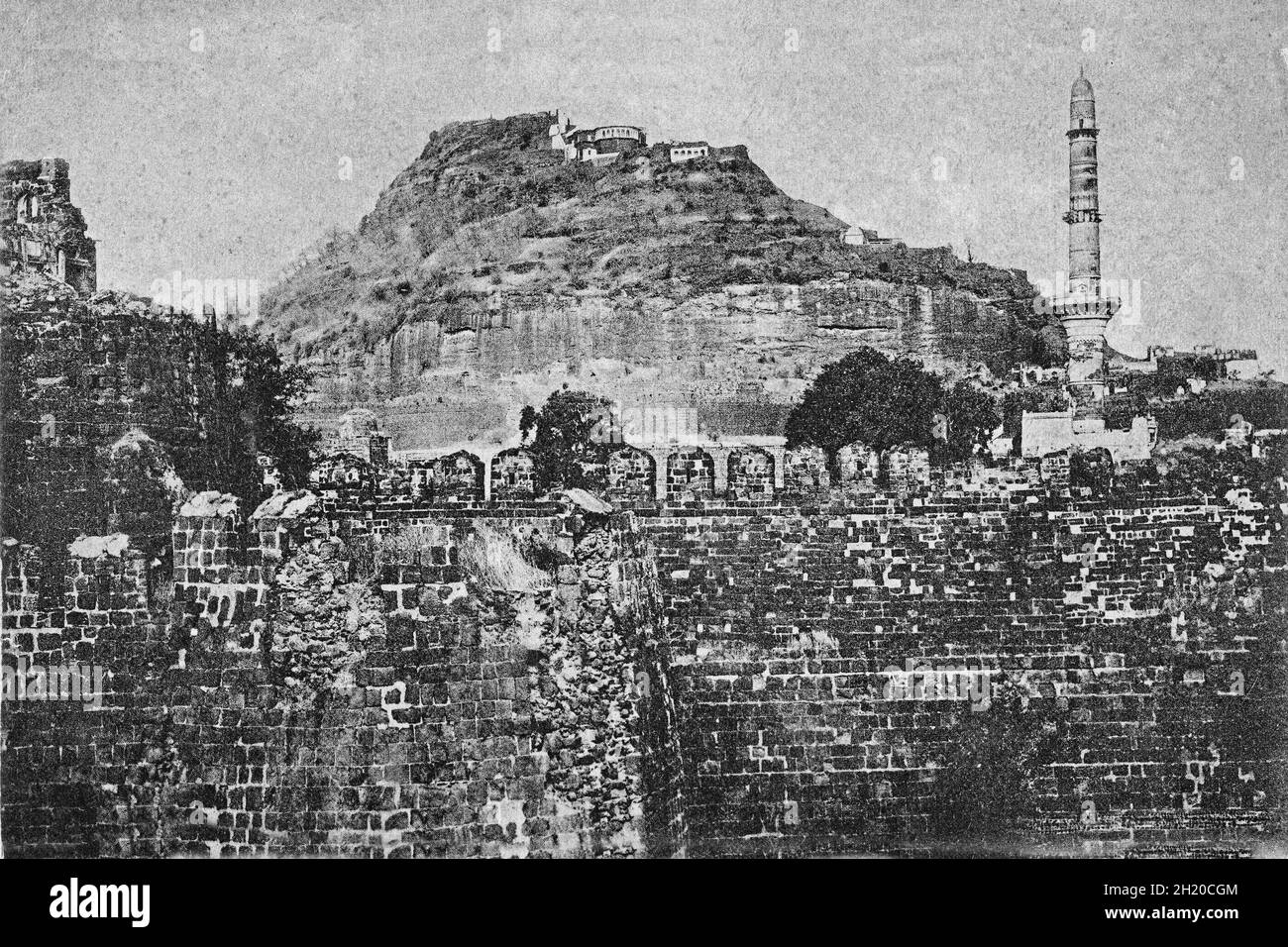 Ancienne photo d'époque du fort Dowlutabad près d'Aurangabad Maharashtra Inde Banque D'Images