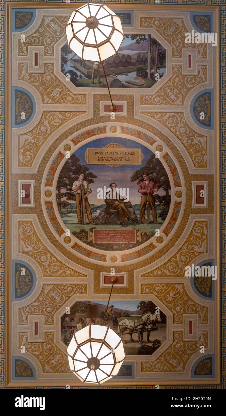 Titusville, Pennsylvanie - vingt-trois peintures murales représentant l'histoire ancienne de la ligne de l'industrie pétrolière le plafond de la Banque nationale des agriculteurs de 100 ans Banque D'Images