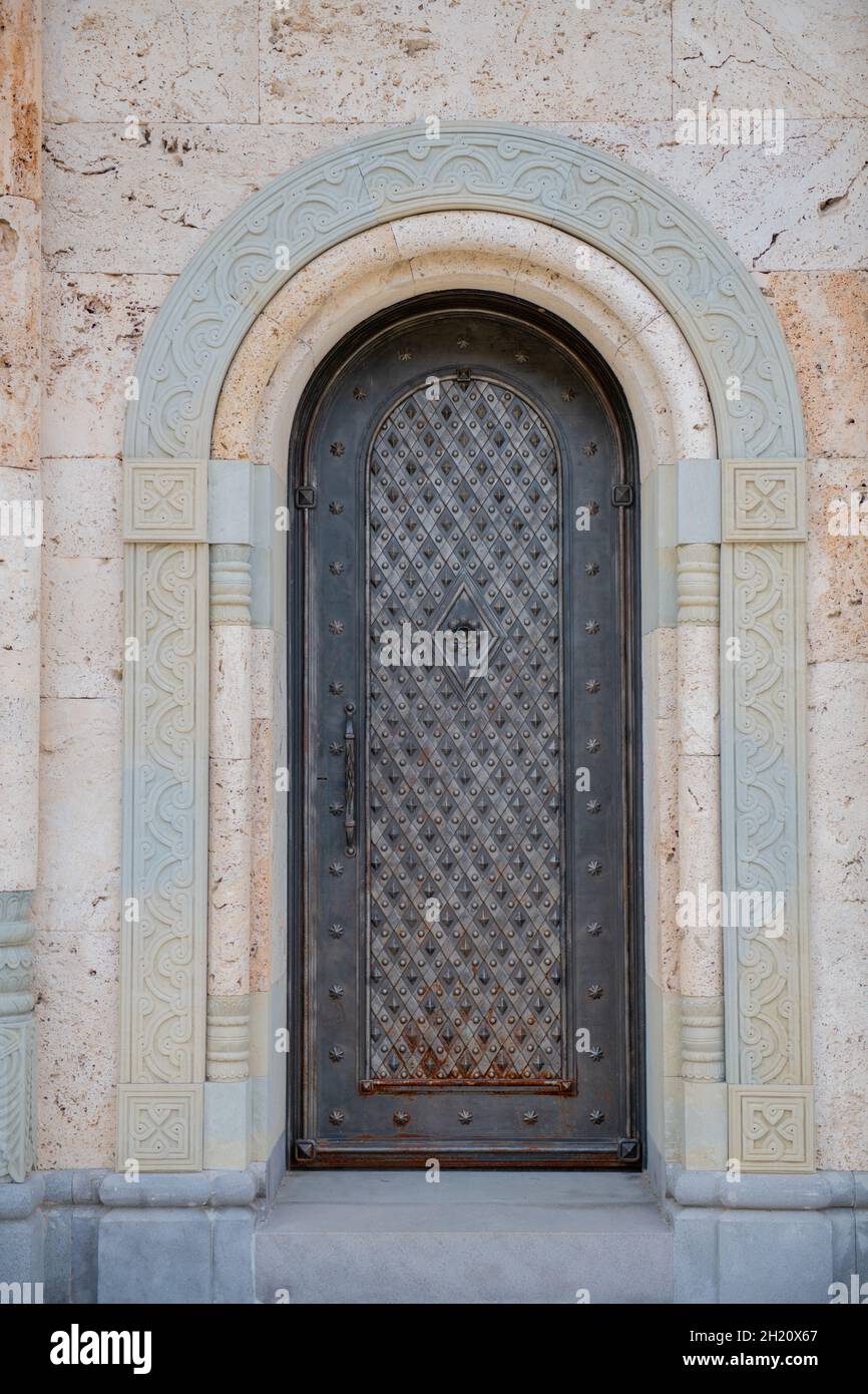 porte voûtée de l'église de saint nino Banque D'Images