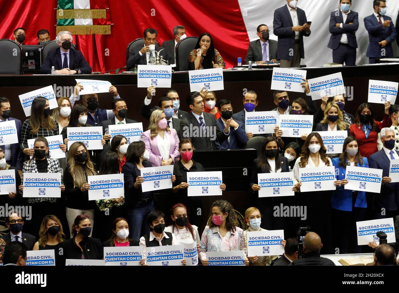 Non exclusif : le président de la Chambre des députés mexicaine, Sergio Gutierrez, et le président du Tribunal électoral de la magistrature de la Banque D'Images