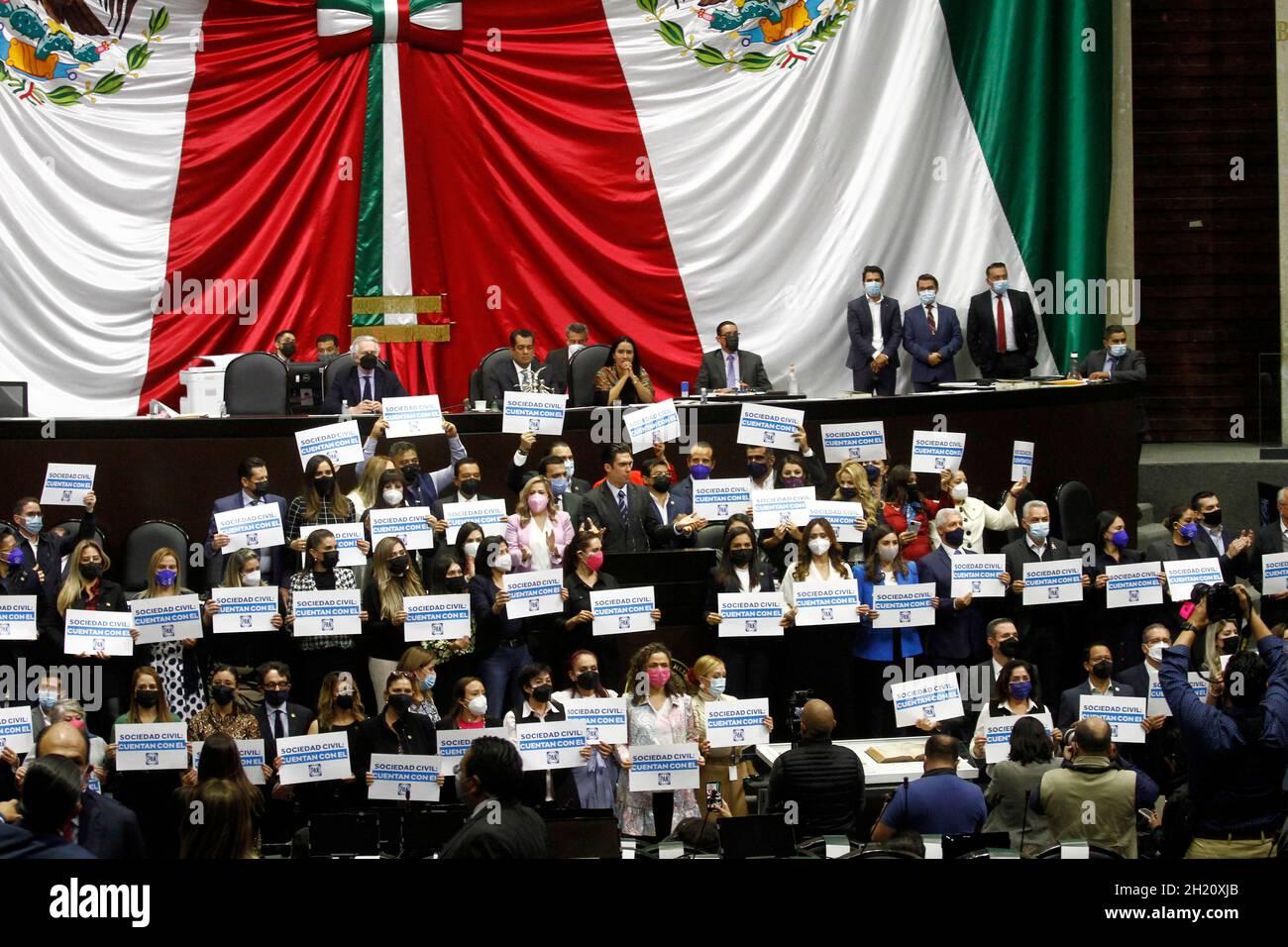 Non exclusif : le président de la Chambre des députés mexicaine, Sergio Gutierrez, et le président du Tribunal électoral de la magistrature de la Banque D'Images
